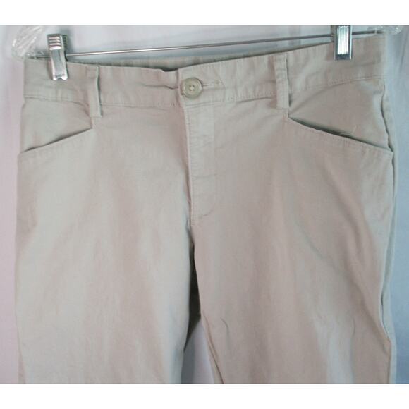 Lee Petite Women's Just Below The Waist Beige Zip Front Capri Pants Size 8P - Picture 2 of 9